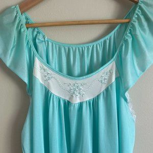 Vintage Mint Green Lace Front Night Gown
